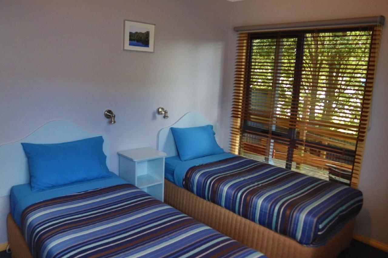 Strahan Bungalows Extérieur photo