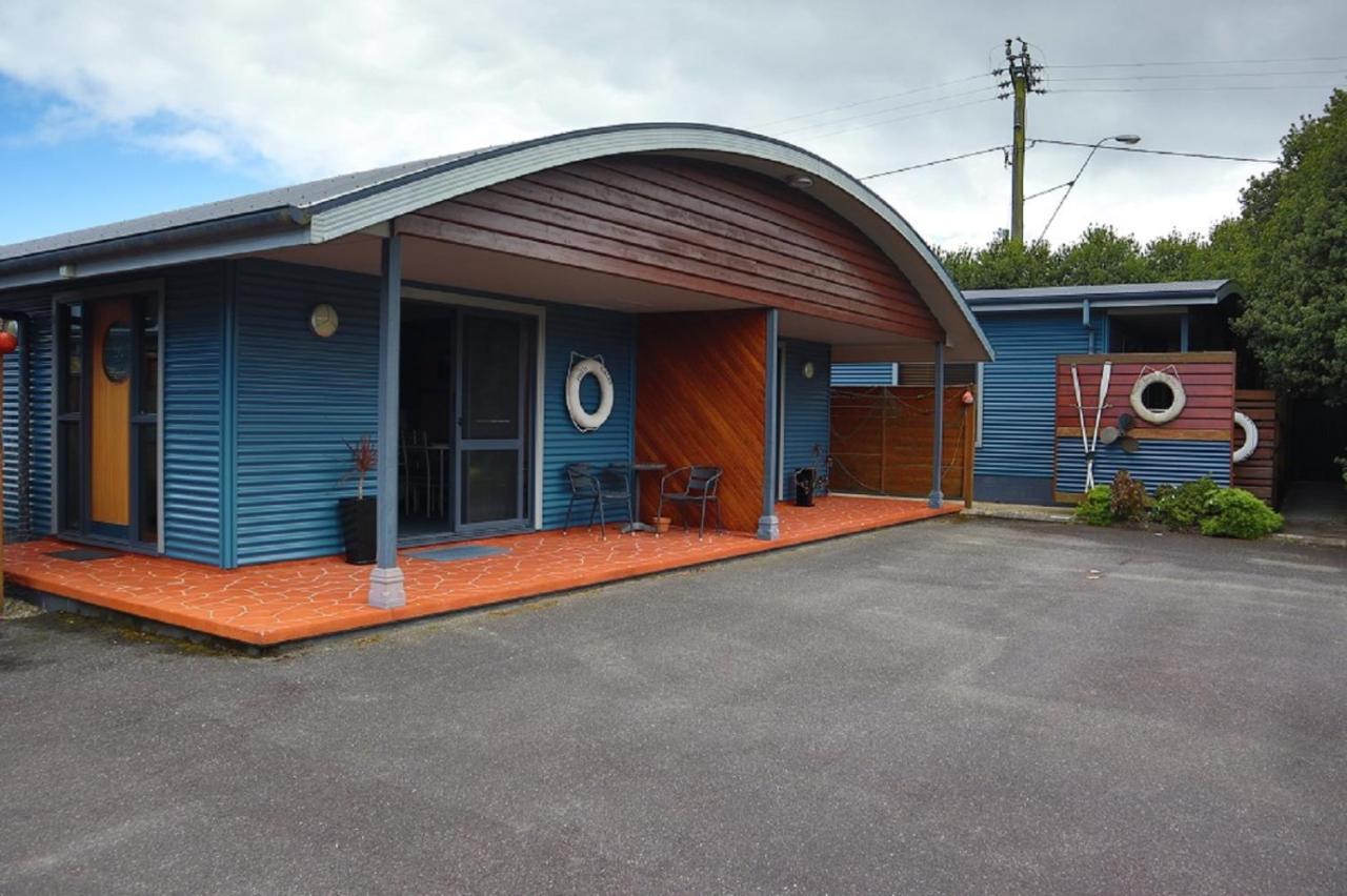 Strahan Bungalows Extérieur photo