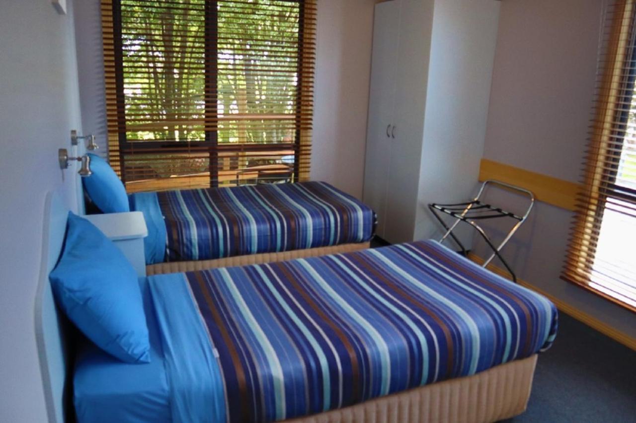 Strahan Bungalows Extérieur photo